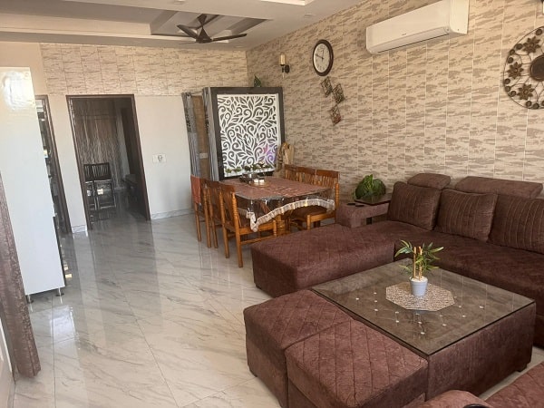 Flat in Gobind enclave greens